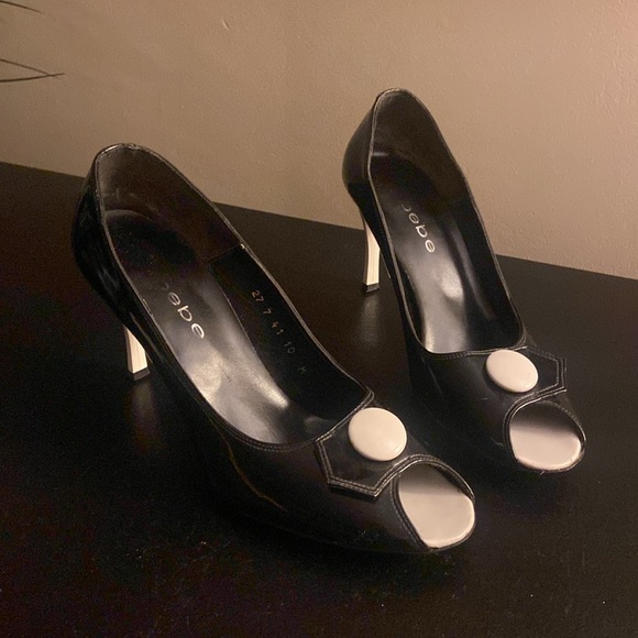 Bebe black and white patent leather peep toe heels size 10 - Picture 13 of 13